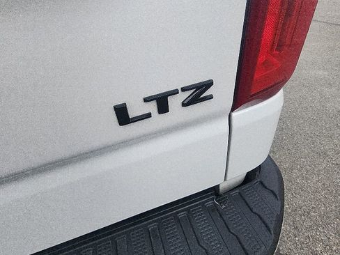 Used 2023 Chevrolet Silverado 1500 LTZ w/ LTZ Premium Package AWD/4WD image 12