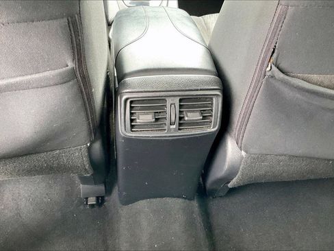 Used 2020 Nissan Rogue SV FWD image 33