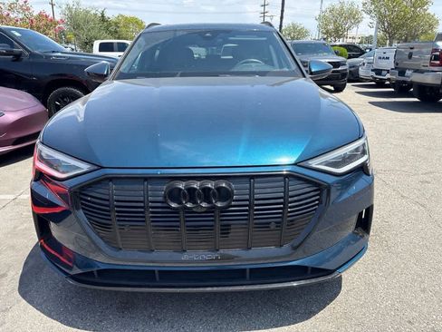 Used 2023 Audi e-tron Premium Plus AWD/4WD image 2