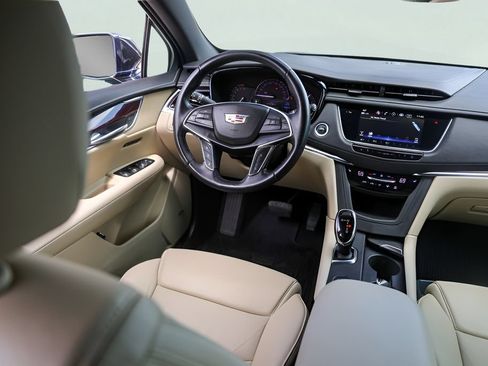 Used 2019 Cadillac XT5 Luxury FWD image 25