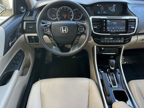 Used 2017 Honda Accord EX-L image 16