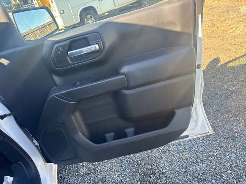 Used 2021 GMC Sierra 1500 4x4 Crew Cab w/ Sierra Value Package image 10