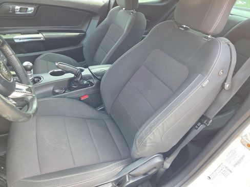 Used 2016 Ford Mustang Coupe RWD image 15