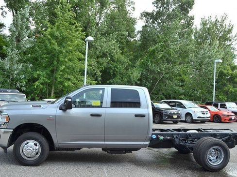 New 2024 RAM 3500 Tradesman w/ Chrome Appearance Group image 5
