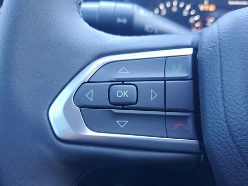 New 2026 Jeep Compass Latitude image 13