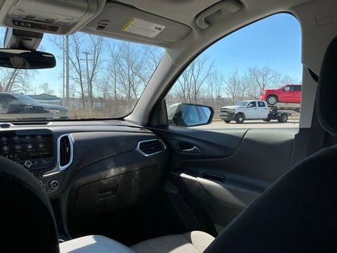 Used 2024 Chevrolet Equinox LT image 28