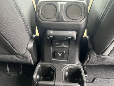 Used 2021 Jeep Gladiator Overland image 15