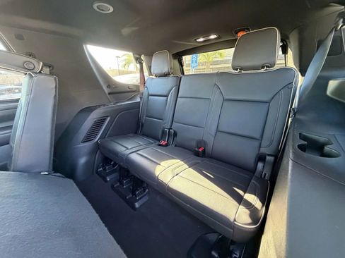 Used 2023 GMC Yukon SLT image 26