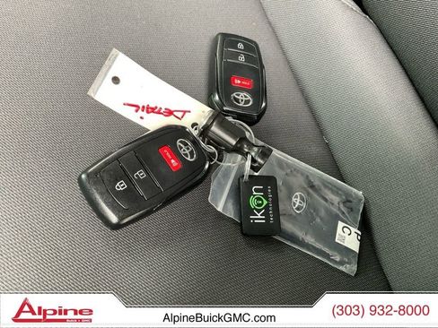 Used 2025 Toyota Tacoma SR5 AWD/4WD image 28