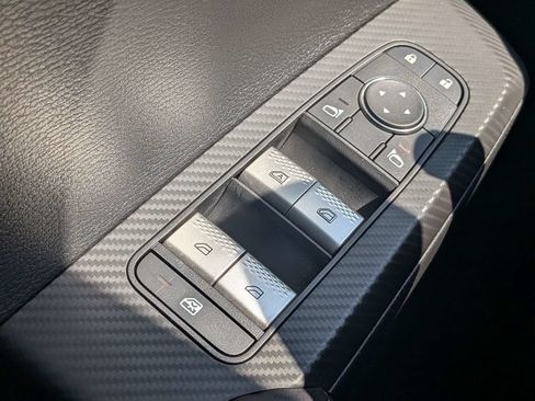 Used 2024 Mitsubishi Outlander ES FWD image 21