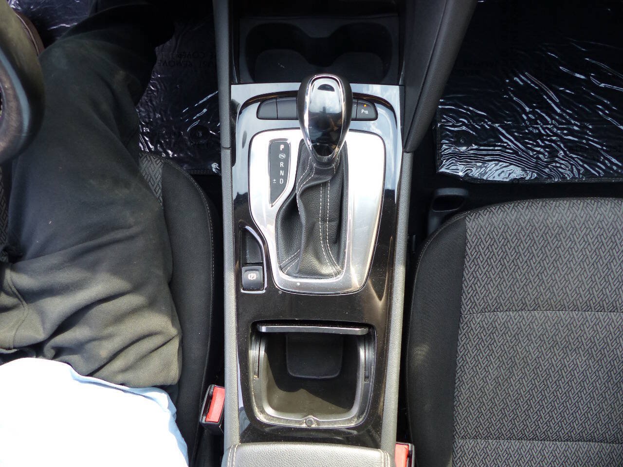 Used 2019 Buick Regal Preferred w/ Driver Confidence Package I FWD image 32
