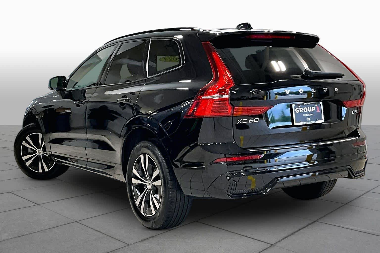 Used 2024 Volvo XC60 B5 Core w/ Protection Package Premier AWD/4WD image 12