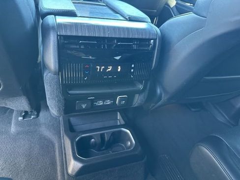 Certified 2024 Jeep Wagoneer Series III AWD/4WD image 25