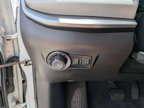 Used 2025 Jeep Compass Limited AWD/4WD image 29