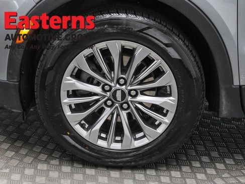 Used 2024 Cadillac XT4 Premium Luxury image 34