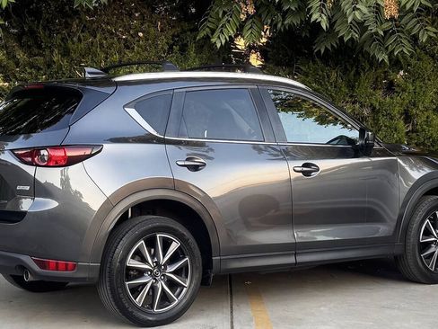 Used 2018 MAZDA CX-5 Touring w/ Preferred Equipment Package FWD image 4