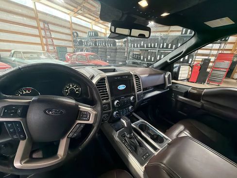 Used 2016 Ford F150 Platinum w/ Equipment Group 701A Luxury AWD/4WD image 13