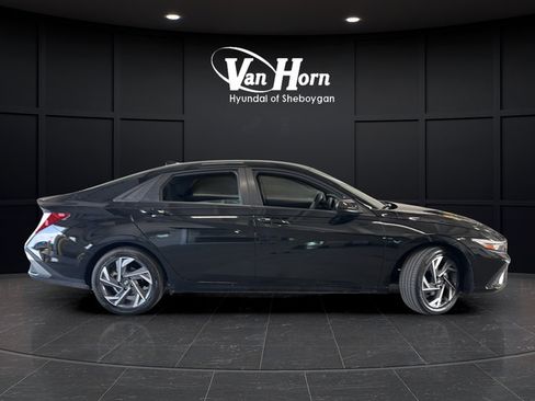 Certified 2025 Hyundai Elantra Sport FWD image 8