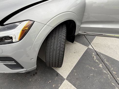 Used 2022 Volvo XC60 B5 Inscription w/ Advanced Package image 12