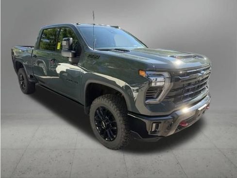 Used 2026 Chevrolet Silverado 2500 LTZ w/ LTZ Plus Package AWD/4WD image 3