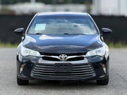Used 2017 Toyota Camry LE FWD image 5