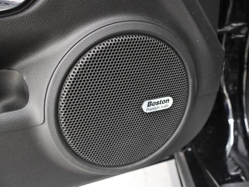 Used 2015 Chevrolet Camaro ZL1 RWD image 34