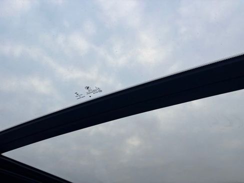 Used 2022 BMW X5 xDrive40i w/ M Sport Package image 12