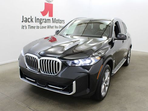 Used 2025 BMW X5 xDrive50e AWD/4WD image 2
