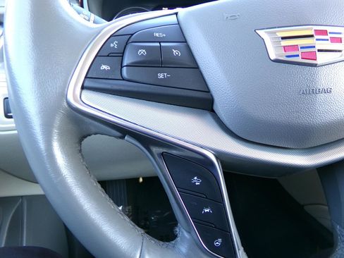 Used 2020 Cadillac XT5 Premium Luxury AWD/4WD image 18