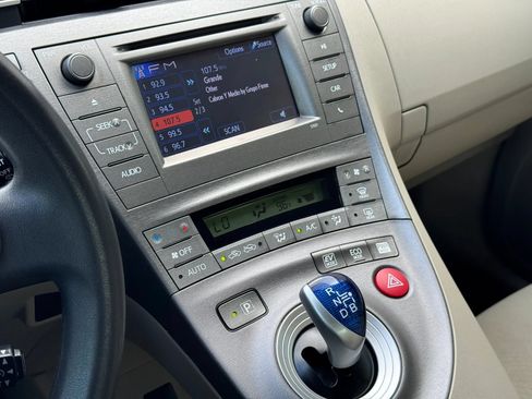 Used 2015 Toyota Prius Two FWD image 33
