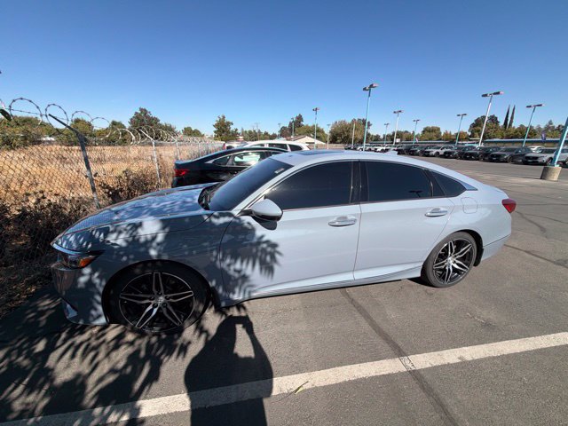 Used 2021 Honda Accord Touring image 2