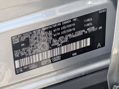 Used 2022 Toyota RAV4 XLE Premium AWD/4WD image 16