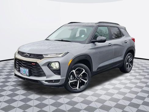 Used 2023 Chevrolet TrailBlazer RS w/ Sun and Liftgate Package AWD/4WD image 2