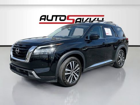 Used 2024 Nissan Pathfinder Platinum w/ Black Appearance Package AWD/4WD image 3