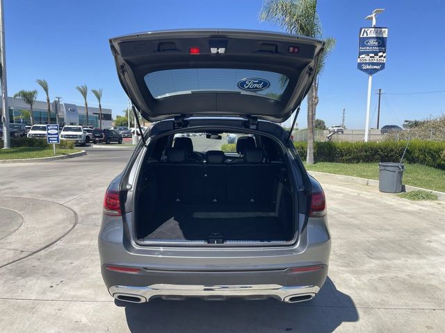Used 2020 Mercedes-Benz GLC 300 4MATIC w/ Premium Package image 26