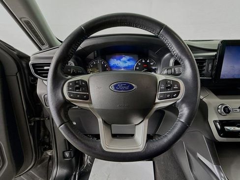 Used 2022 Ford Explorer XLT w/ Equipment Group 202A image 11