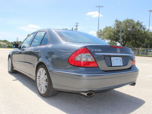 Used 2007 Mercedes-Benz E 350 4MATIC Sedan image 7