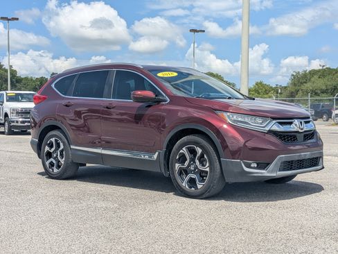 Used 2018 Honda CR-V Touring image 2