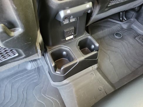 Used 2023 Jeep Gladiator Rubicon w/ LED Lighting Group AWD/4WD image 12