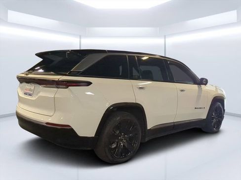 Used 2024 Jeep Wagoneer Launch Edition image 3