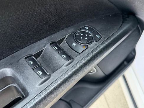 Used 2020 Ford Fusion SE FWD image 11