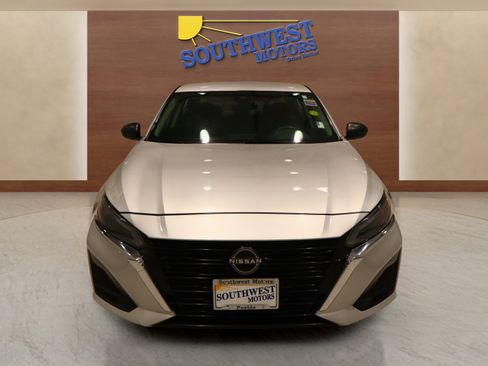 Used 2024 Nissan Altima 2.5 S image 6