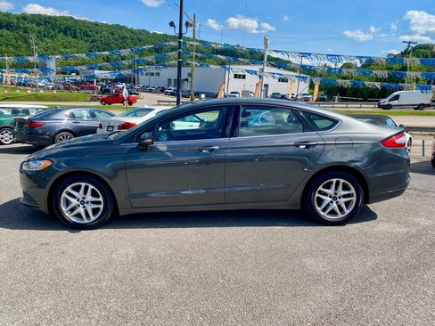 Used 2016 Ford Fusion SE FWD image 6