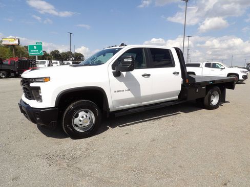 Used 2025 Chevrolet Silverado 3500 W/T w/ WT Convenience Package image 3