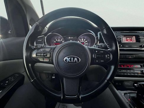 Used 2016 Kia Sedona EX image 19