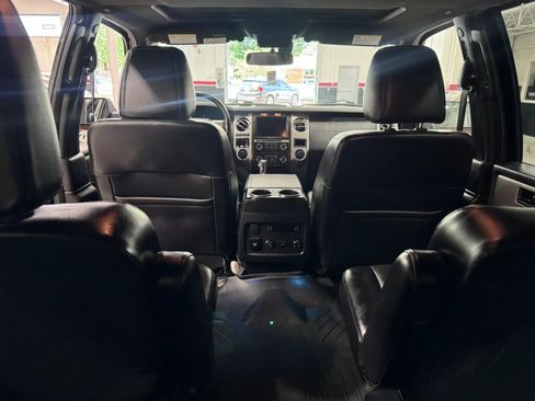 Used 2017 Ford Expedition Limited w/ Equipment Group 301A AWD/4WD image 40