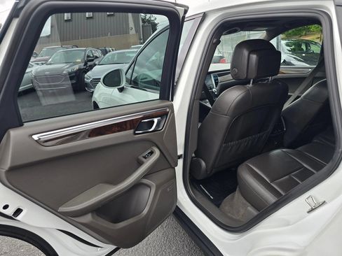 Used 2018 Porsche Macan S AWD/4WD image 16