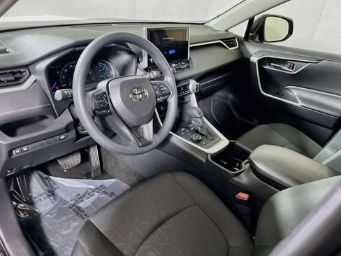 Certified 2025 Toyota RAV4 XLE w/ Convenience Package AWD/4WD image 9