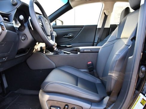 New 2025 Lexus ES 350 w/ Premium Package image 11