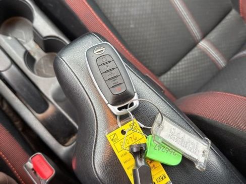 Used 2024 Nissan Versa SR image 32